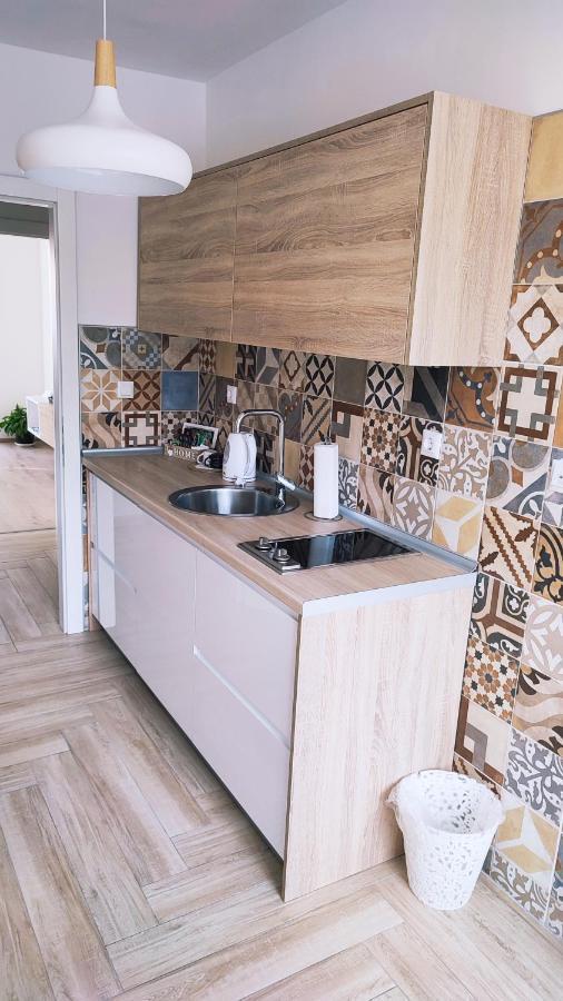Appartamento Apartman Lena Tuzla Esterno foto