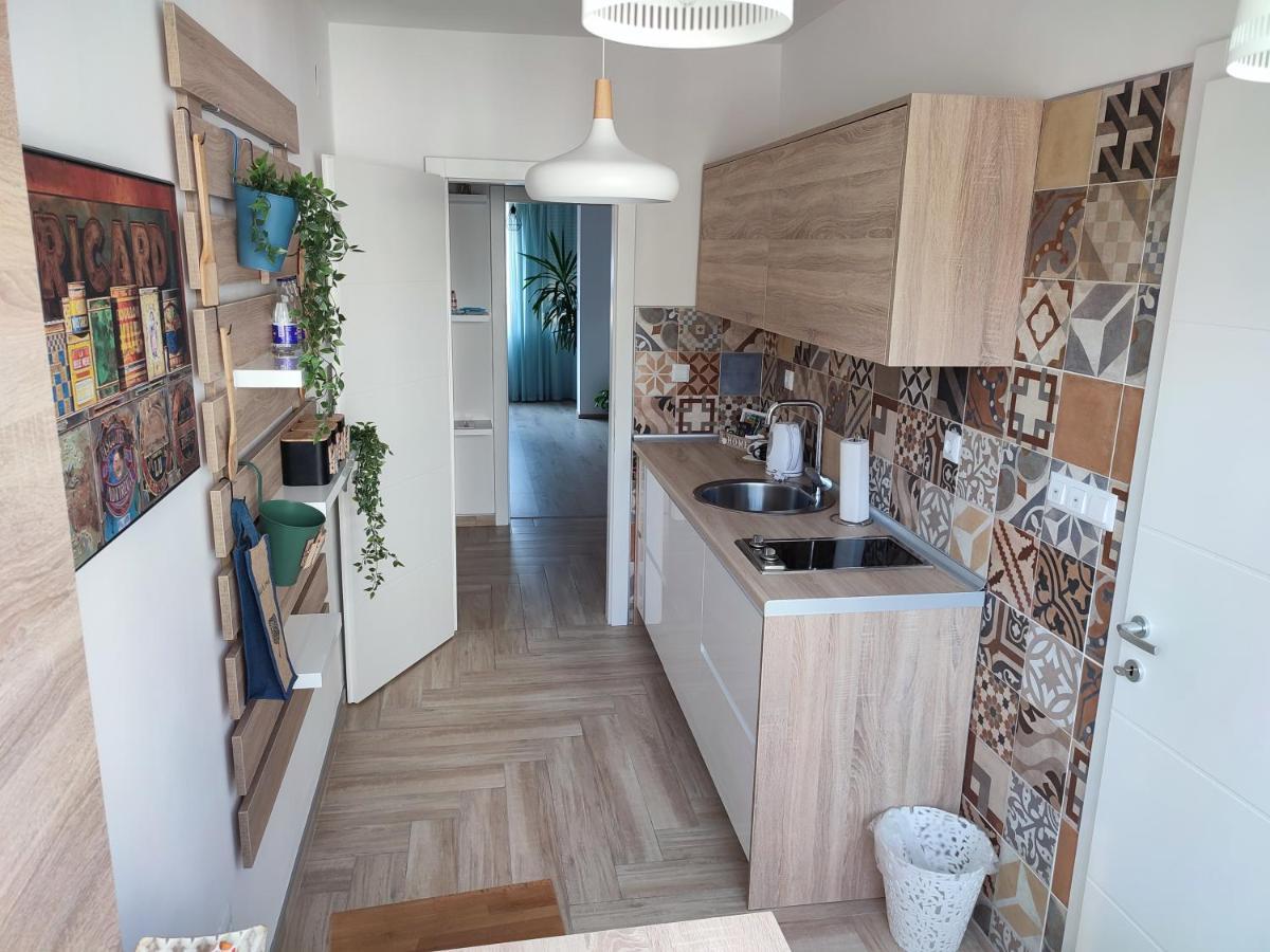 Appartamento Apartman Lena Tuzla Esterno foto