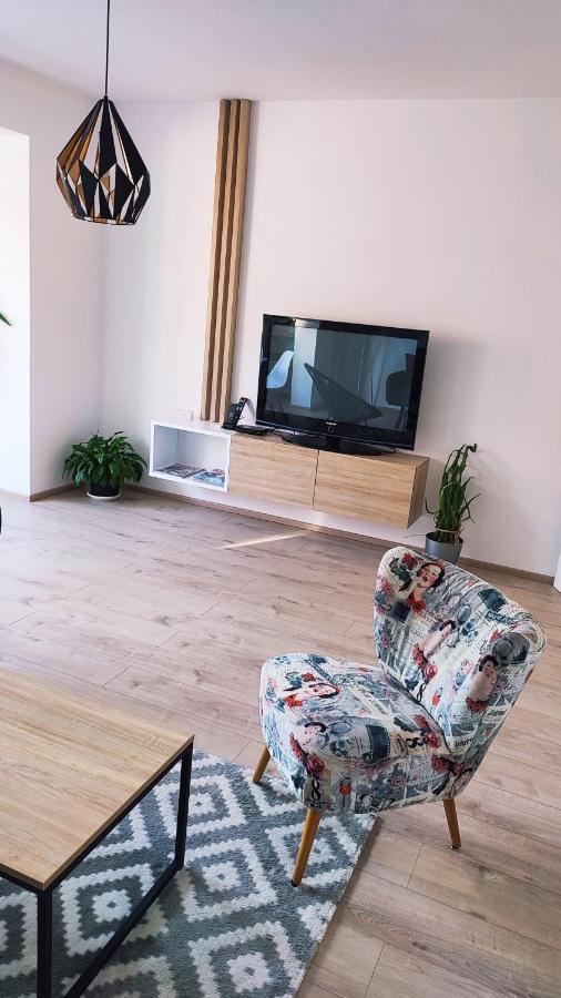 Appartamento Apartman Lena Tuzla Esterno foto