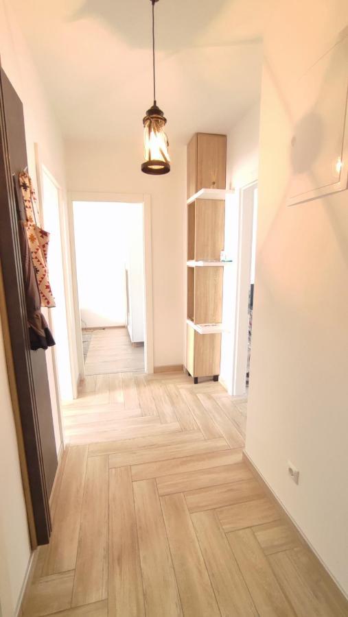Appartamento Apartman Lena Tuzla Esterno foto