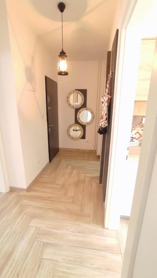 Appartamento Apartman Lena Tuzla Esterno foto